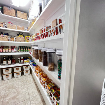 Clean Pantry Organization