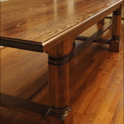 Traditional Dining Room Table - Furniture