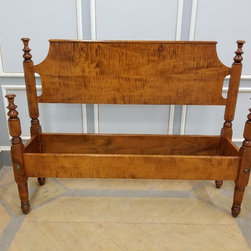 Tulip Top Lowpost Bed in Tiger Maple - Beds