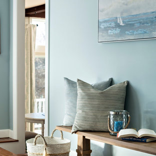 Выдающиеся фото от архитекторов и дизайнеров интерьера: прихожая в морском стиле