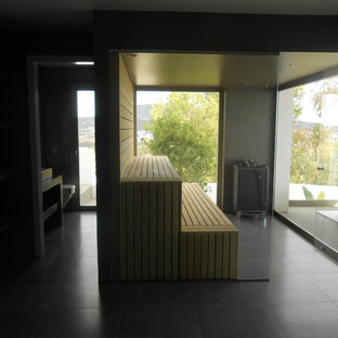 アリカンテの小さいモダンスタイルのおしゃれな多目的ジムの写真