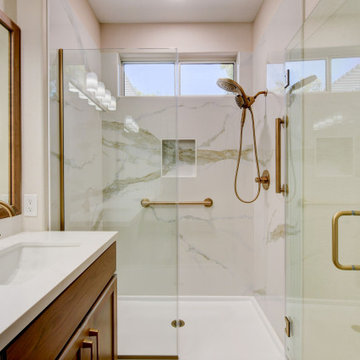 Stone & Maple Hideaway Bathroom