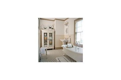 Elegant home design photo in Other