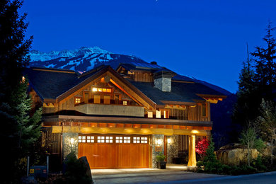 Arts and crafts exterior home photo in Vancouver