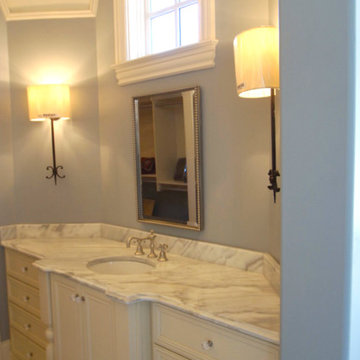 Bathroom/Laundry Room