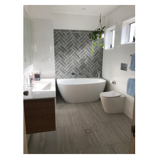 Ulladulla beachfront residence - Contemporary - Bathroom - Wollongong ...