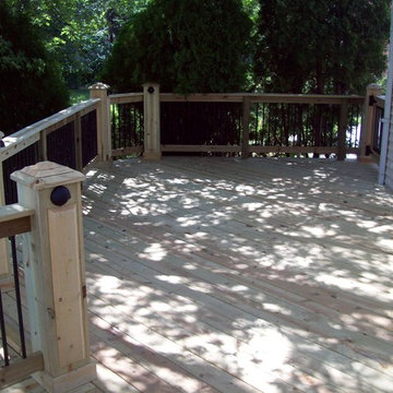 Pressure Treated deck with diamond dental molding & Diamond King Post,
