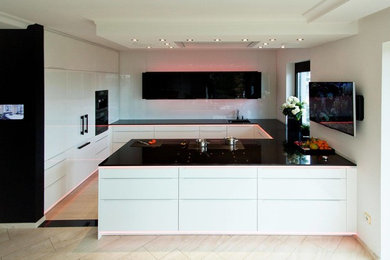 Inspiration for a contemporary kitchen in Berlin.