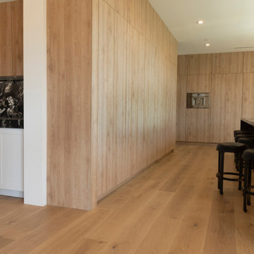 A Modern Country home in Hidden Hills thanks to the woodwork