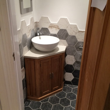 Toilet with Hex Tiling