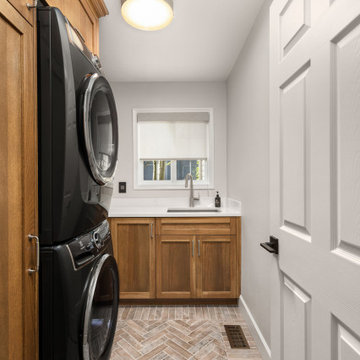 Tualatin Baths & laundry