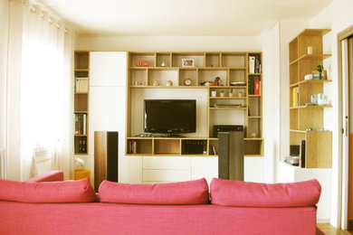 Design ideas for a contemporary family room in Angers.