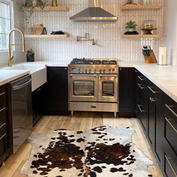 Gray / Black kitchens - several examples