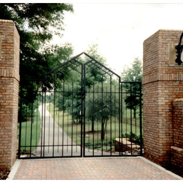 Drieway Gate