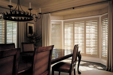 Inspiration for a contemporary dining room remodel in Toronto