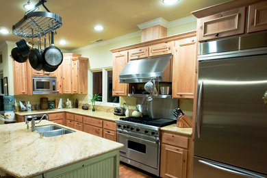 This is an example of a traditional kitchen in Sacramento.