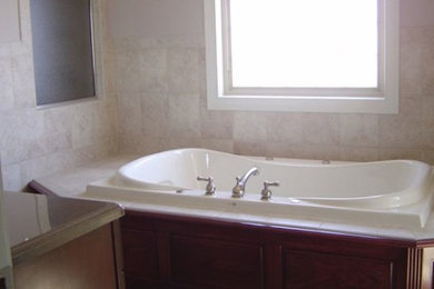 Example of a bathroom design in Cleveland