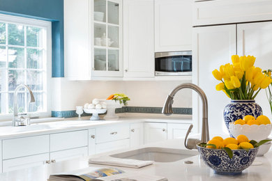 This is an example of a transitional kitchen in San Francisco.