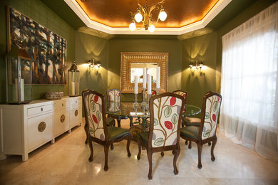 Design ideas for a traditional dining room in Miami.