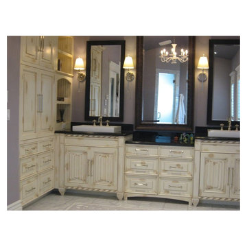 Antique White Crackle Lacquer Bathroom