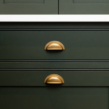 Classic In-Frame Shaker Beaded Front Frame Walk-In Pantry - Cuffley