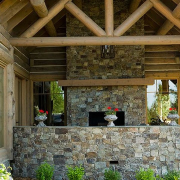 Rocky Mountain Log Homes - Relaxing Rustic Retreat