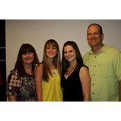 Pam Hills foto