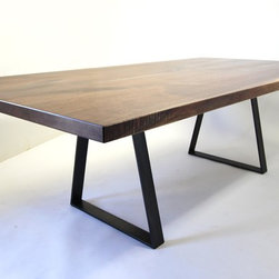 07.17 Dining Table - Products
