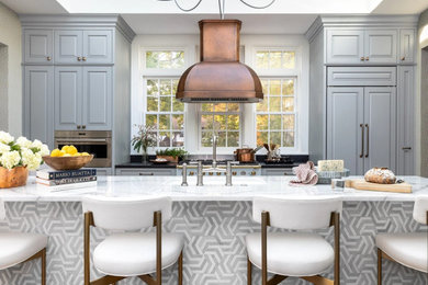 Kitchen - traditional kitchen idea in Philadelphia
