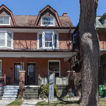 Large Semi-Detached Home in Ideal Location