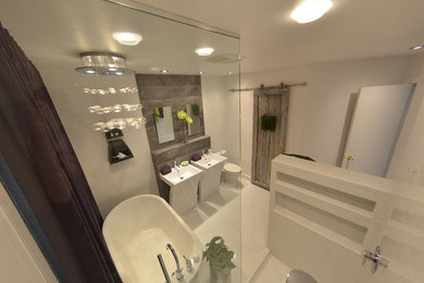 Inspiration for a contemporary bathroom remodel in Montreal