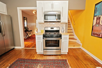 Inspiration for a modern home design remodel in Columbus