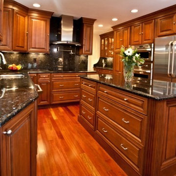 Luxurious Gourmet Kitchen in Fairfax Station Combines Beauty and Function
