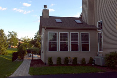 Example of a classic sunroom design in Chicago
