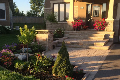 Inspiration for a craftsman landscaping in Ottawa.