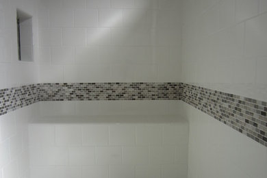 Bathroom - bathroom idea in New York