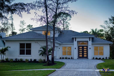 Minimalist exterior home photo in Miami