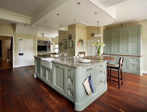 Traditional Kitchen by Davonport