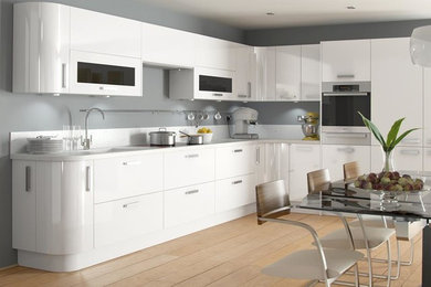 Contemporary kitchens by Multiwood