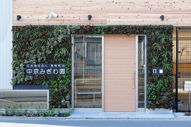 京都にあるおしゃれな玄関の写真