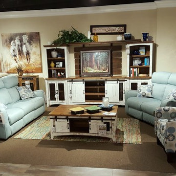 Riley's Furniture & Mattress - Showroom