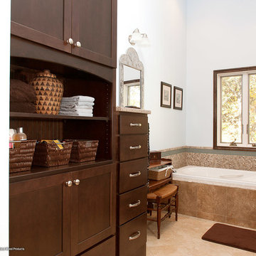 Door style: Summit | Species: Paint Grade | Finish: Soft Cream