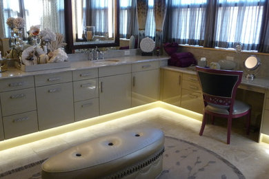 Inspiration for a contemporary bathroom remodel in Minneapolis