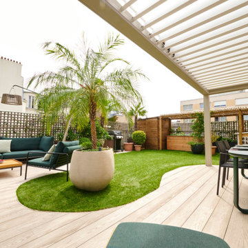 Pergola autoportée sur un toit terrasse à Paris