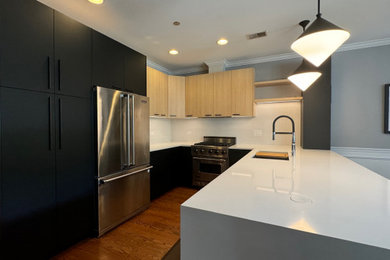 Inspiration for a modern kitchen remodel in Chicago