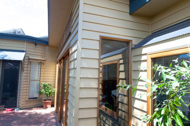 Design ideas for a traditional home design in Melbourne.