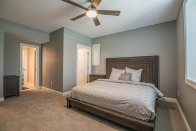 Inspiration for a transitional home design remodel in Kansas City