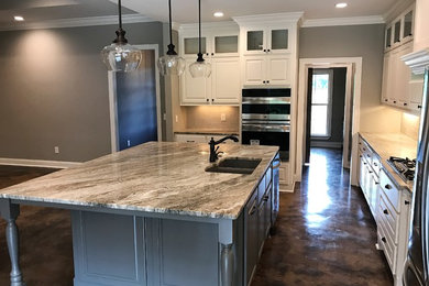 Example of a kitchen design in Jackson