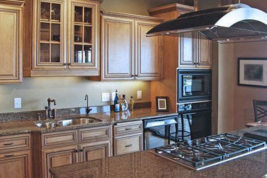 Kitchen - traditional kitchen idea