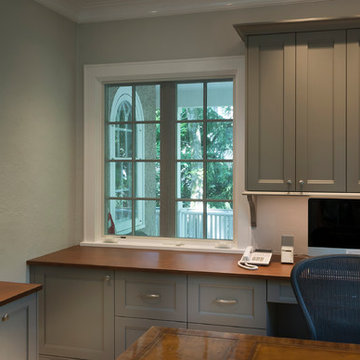 Home Office in Winnetka, IL